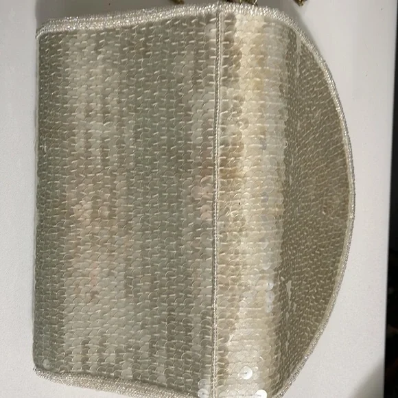 La Regale Purse - Picture 13 of 16